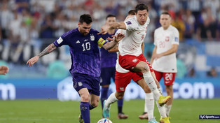 Lewandowski le cometió una infracción a Messi en los últimos minutos y provocó un momento tenso. Luego hablaron amigablemente.