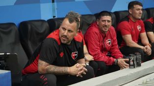 Una eliminación amarga para el Ogro Fabbiani. Su Newells no dio la talla ante Belgrano y quedó afuera de la Copa Argentina.