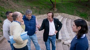 Recorrida. El intendente estuvo acompañado por el secretario de Medios José Escobar.
