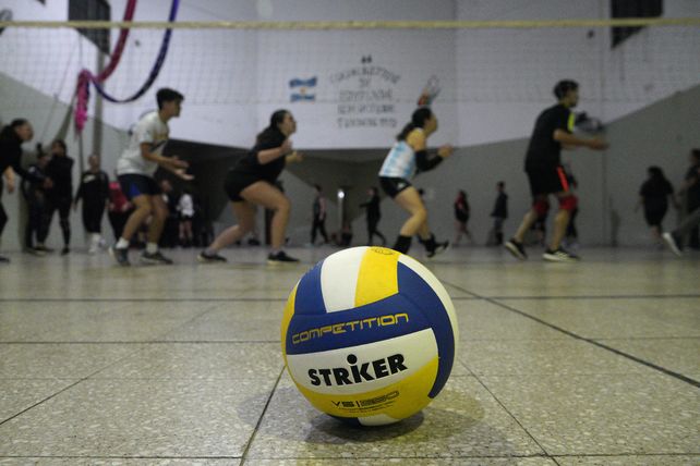 Cooperativa de Viviendas 12 de octubre, donde tiene la sede el equipo Vóley Ankaa.