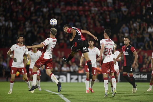 Newells tras estar dos goles abajo se puso en partido con este gol.