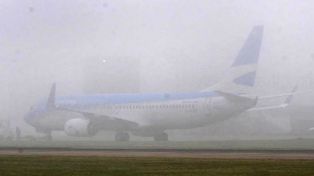 La niebla afectó a más de un centenar de vuelos en Ezeiza y Aeroparque