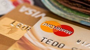 El gobierno eliminó las retenciones impositivas en comercios y se dejarán de cobrar las retenciones de IVA y Ganancias en pagos electrónicos