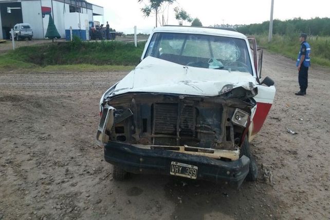 Dos heridos al chocar una camioneta contra la parte trasera de un acoplado