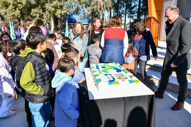 La jornada culminó con el tradicional corte de torta
