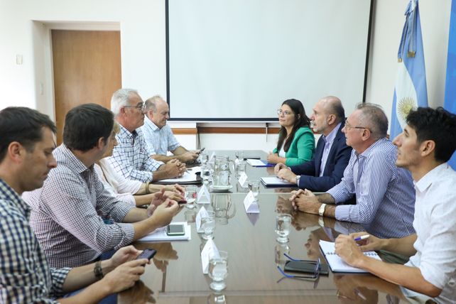 Cumbre. El gobernador Omar Perotti y su equipo se reunieron con la conducción de Confederaciones Rurales de Santa Fe (Carsfe).