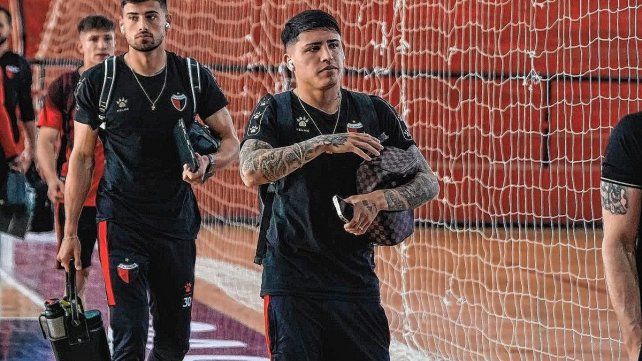 Facundo Frías acompañará al plantel de Colón contra Argentinos Juniors pero no jugará más con la sangre y luto.
