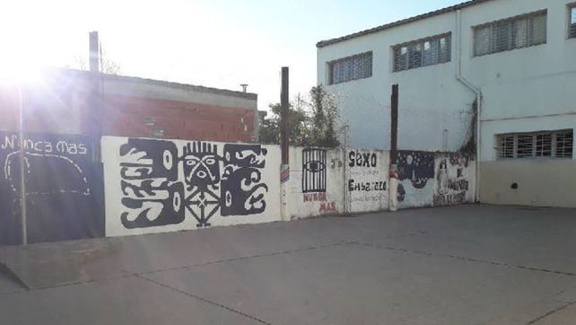 El patio de la escuela ubicada en barrio Triángulo.