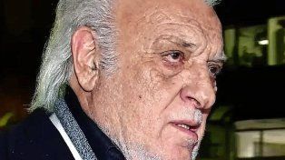 Alfio Basile, exDT de la Selección Argentina, fue internado por un ACV y diagnóstico de demencia vascular.