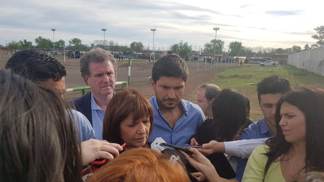 Bullrich: Venir acá es para nosotros una forma de demostrar que queremos cuidar a la gente de este barrio