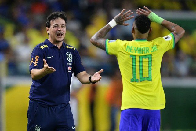 DT Diniz: Neymar vino a Brasil a hacer esto