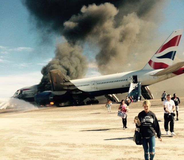 Aterrador. El motor izquierdo del Boeing de British Airways