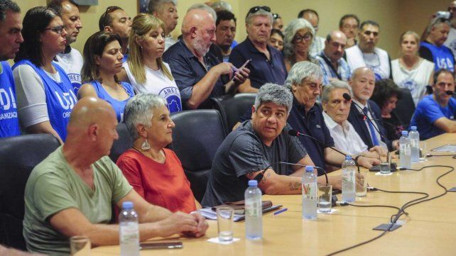 Los gremios docentes nucleados en la CGT convocaron a un paro nacional para el próximo lunes