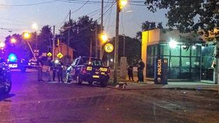 Tremenda balacera en Rosario contra una comisaría. Foto:&nbsp;@RodrigoMiro76