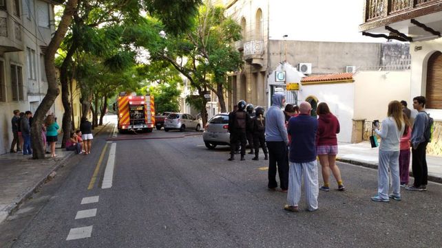 Tensión en barrio Martin al desatarse un incendio en un edificio