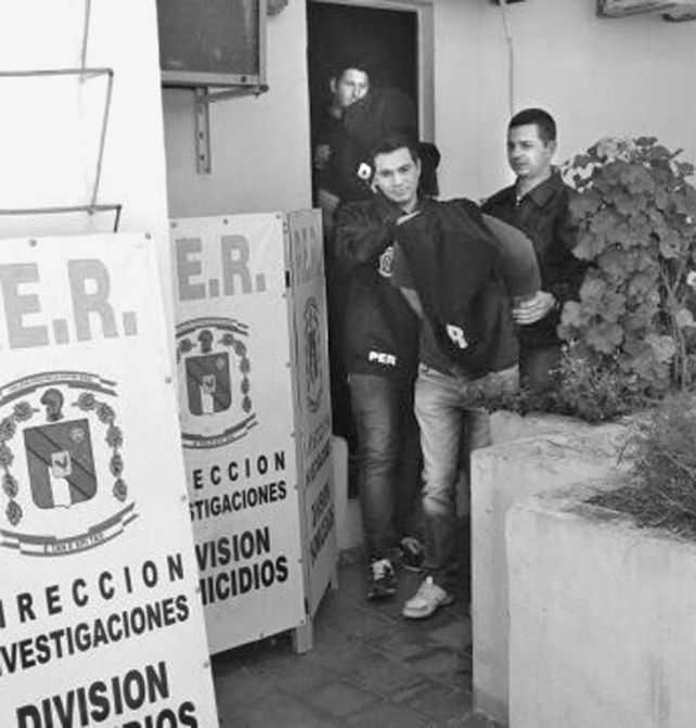 Cambio. El policía Santos dejó de detener personas para quedar detenido.&nbsp;