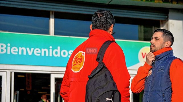 Vea: se endurece la protesta contra los despidos