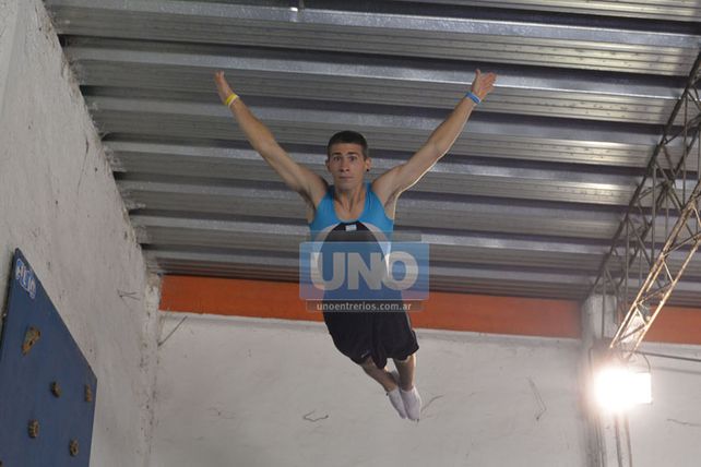 Salta cada vez más. Maximiliano Llanes es uno de los mejores exponentes juveniles en Argentina. Él forma parte del combinado nacional desde este año. (Foto UNO/Mateo Oviedo)