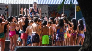 Más de 30 escuelas redujeron el horario de clases para evitar los efectos del calor
