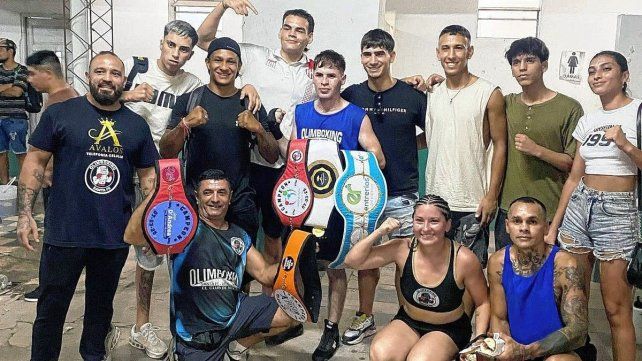 Un atractivo festival amateur de boxeo se realizó en Laguna Paiva.