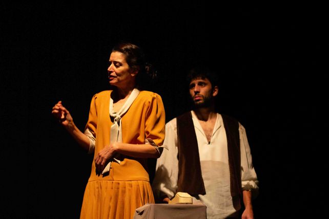 Alfonsina: Adriana Frodella en una evocación de Alfonsina Storni.