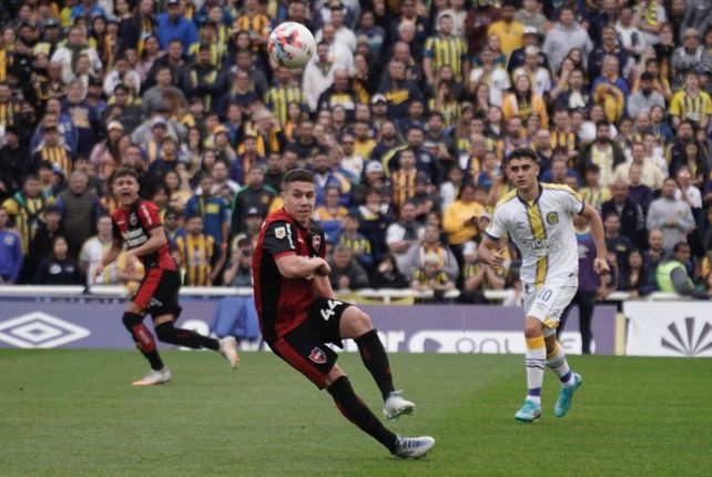 El Central de Tevez le ganó el clásico a Newells con gol del pibe Veliz