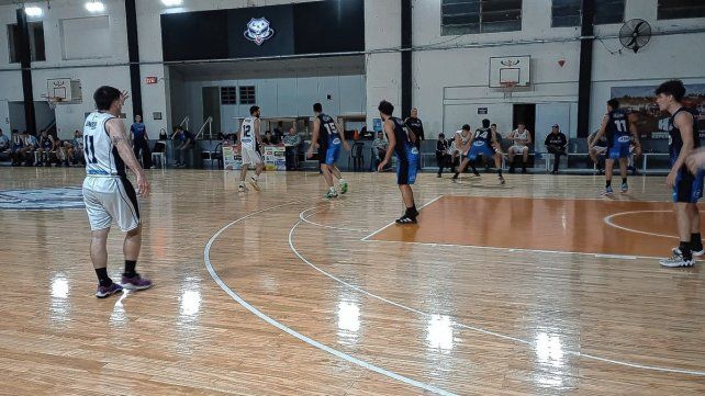 Almagro A le ganó un partidazo a Banco para quedar como único puntero del Torneo Oficial.