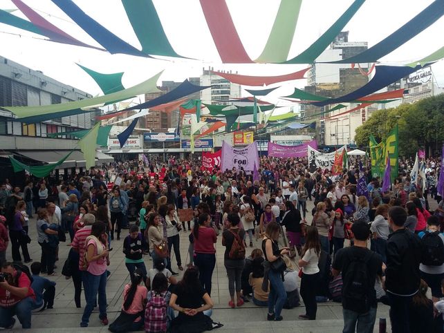 Cientos de personas se unieron al reclamo de justicia por la muerte de Micaela en Gualeguay.