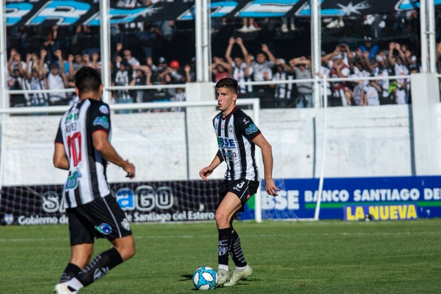 Unión cerró la llegada de un marcador central zurdo