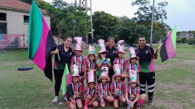 Campeona Copa de Oro. La sub-8 de Lamadrid A se llevaron el título en su categoría.&nbsp; Las niñas de la zona sur sobresalieron.&nbsp; El plantel:&nbsp;Desiire Busto