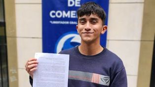 Leonel Aguirre, estudiante del Superior de Comercio que ganó una beca en el Instituto Balseiro.