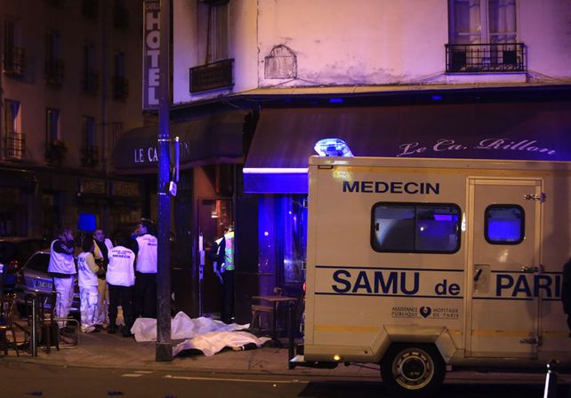 Mueren al menos 40 personas en tiroteos y explosiones simultáneos en París