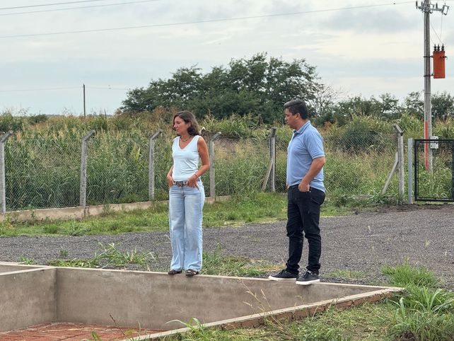 La planta compacta de líquidos cloacales instalada está fabricada en material compuesto &nbsp;y se compone de dos módulos