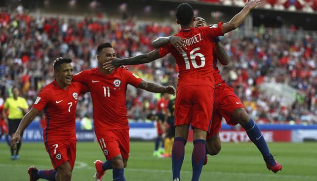 Chile salvó la ropa ante Australia y es semifinalista