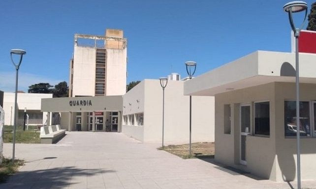 Insólita pelea entre un cirujano y un anestesista en el vestuario del quirófano