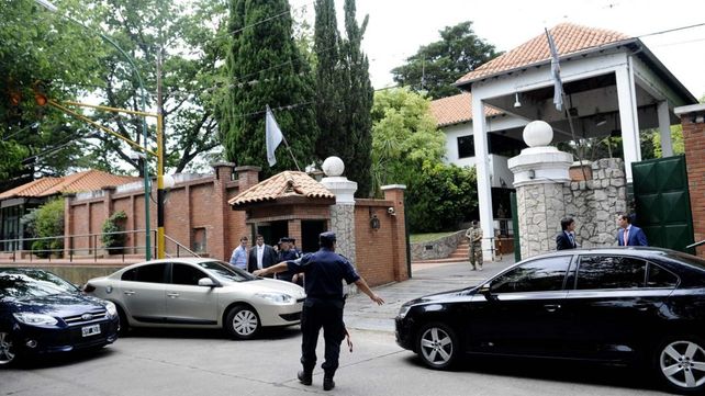 Alarma en la Quinta de Olivos ante el presunto suicidio de un solado que custodiaba el predio