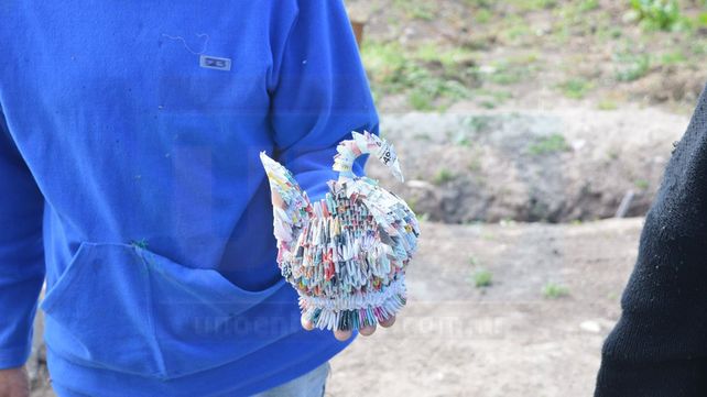 El cisne que creó un interno con papel a través de la técnica origami.&nbsp;
