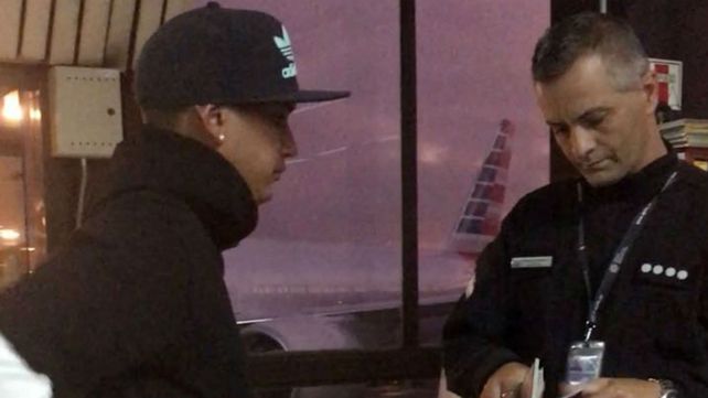 Adentro. Alan cayó en el Aeropuerto de Ezeiza