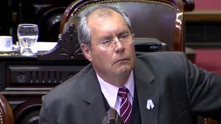 Quién es el diputado que balearon en la esquina del Congreso