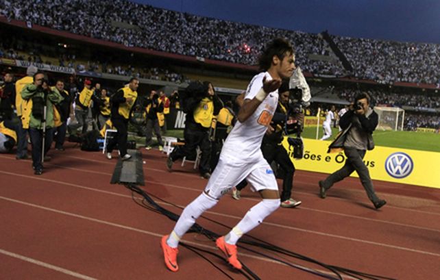 De la mano de Neymar
