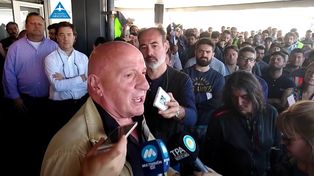 Quieren destruir la línea de bandera, dicen los gremios aeronáuticos