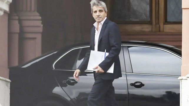 La reunión entre Luis Caputo y Nicolás Posse con el Fondo Monetario Internacional (FMI) se postergó en principio para el lunes
