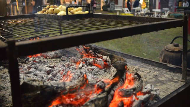 Durante las ferias gastron&oacute;micas hacen fuego en los espacios p&uacute;blicos.&nbsp;
