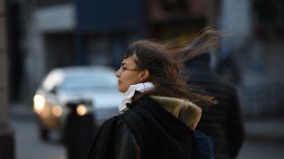 El tiempo en Rosario: lunes con más viento y un anticipo del invierno