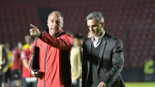 Los dirigentes de Colón ya le buscan reemplazante a Pablo Lavallén