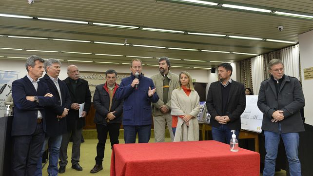 Construirán planta farmacéutica provincial en Concepción del Uruguay