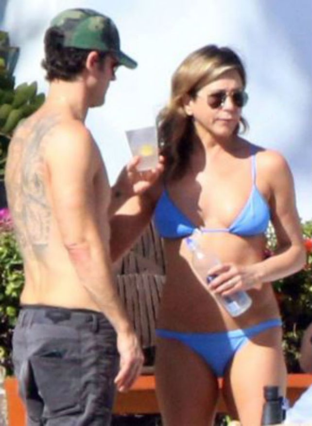 Jennifer Aniston festejó sus 48 años y mostró su espléndida figura en la playa
