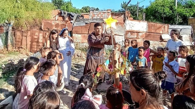 Por los barrios. La parroquia Guadalupe realizó un pesebre junto a las comunidades de los barrios San Martín y Humito. Además de oración y teatralización