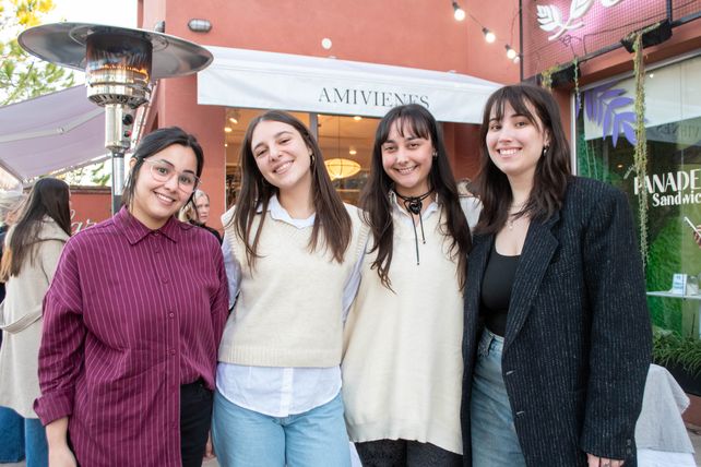 Paula Bascoy, Milena Pacchiano, Camila Bracco y Guillermina Bascoy  