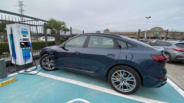 Test Drive Audi e-tron 55 Sportback